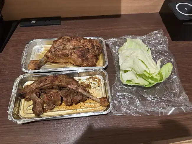 잇카쿠 다카마쓰점 히나도리(위쪽)와 오야도리(아래쪽)